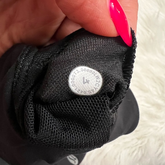 Lululemon Nulu Front-Darting Yoga Bra *Light Support, B/C Cup black - Picture 4 of 7